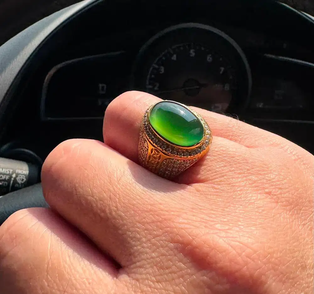Batu Bacan Hijau Bottle not garut blue sapphire emerald