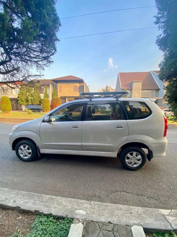 Daihatsu Xenia 2011 manual low km 75 rb