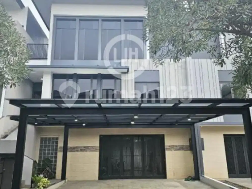 Jual Rumah Ada Pool & Rooftop di Navapark Bsd City.