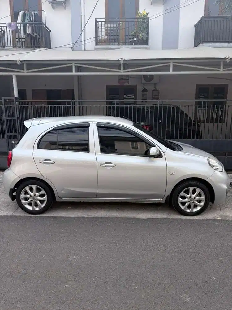 Nissan March 1.2 AT tahun 2018 Silver Metallic | Service Rutin Nissan