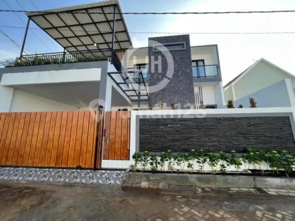 Dijual Rumah Semi Villa di Kencana Residence Malang