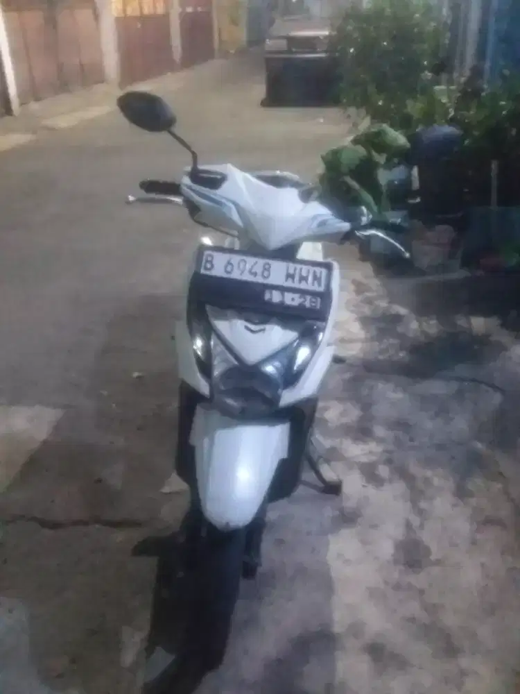 Beat 2014 warna putih