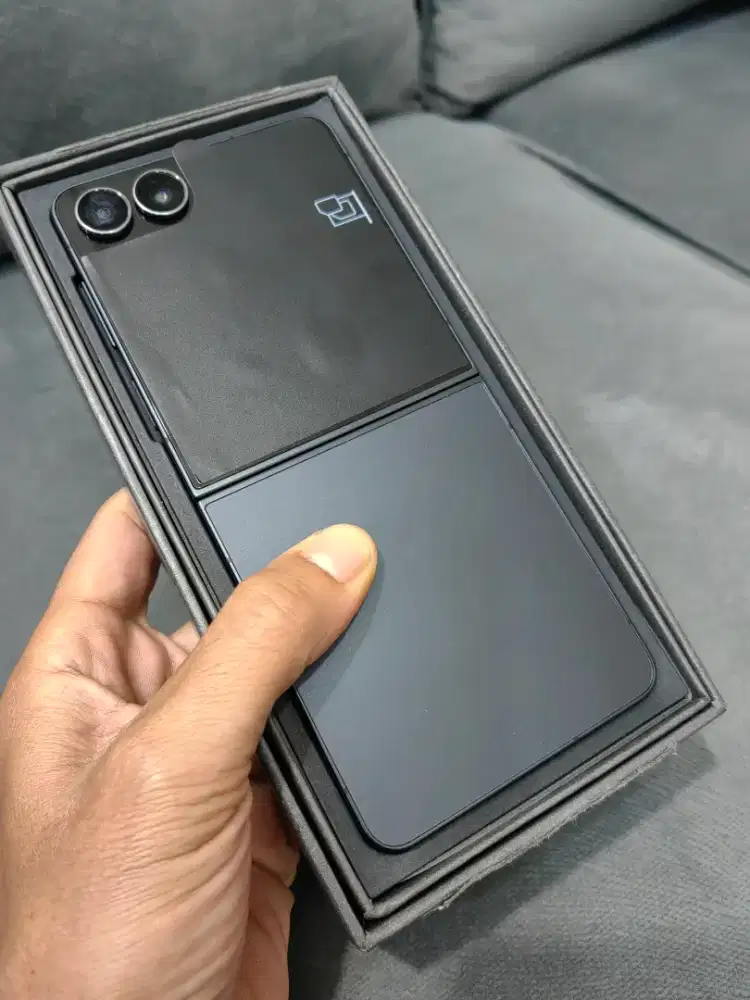 Z flip 7 512gb resmi Indonesia