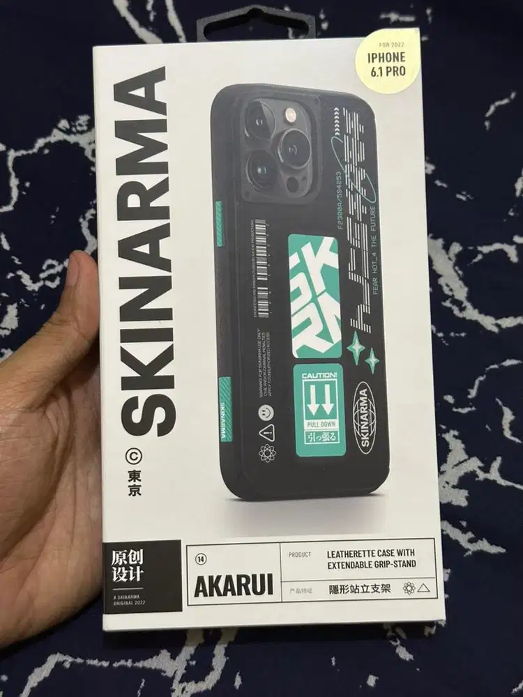 Skinarma iPhone 14 Pro