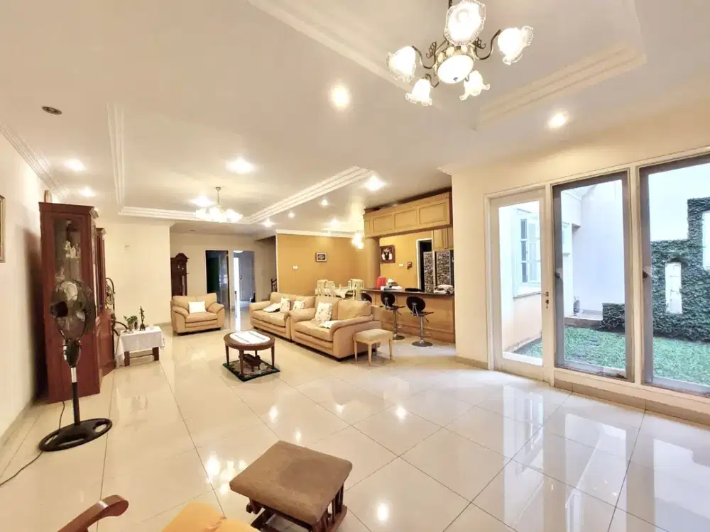 Dijual Rumah Mewah  Semi Furnish Sapphire Pondok Hijau Golf Summarecon Serpong