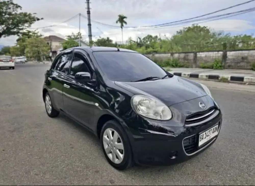 Nissan March metic
