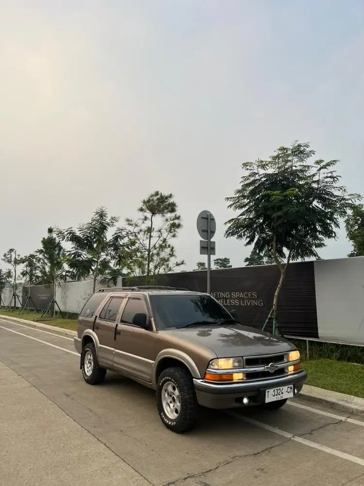 Opel blazer DOHC,  LT tahun 2000 juaall cepaaaattt