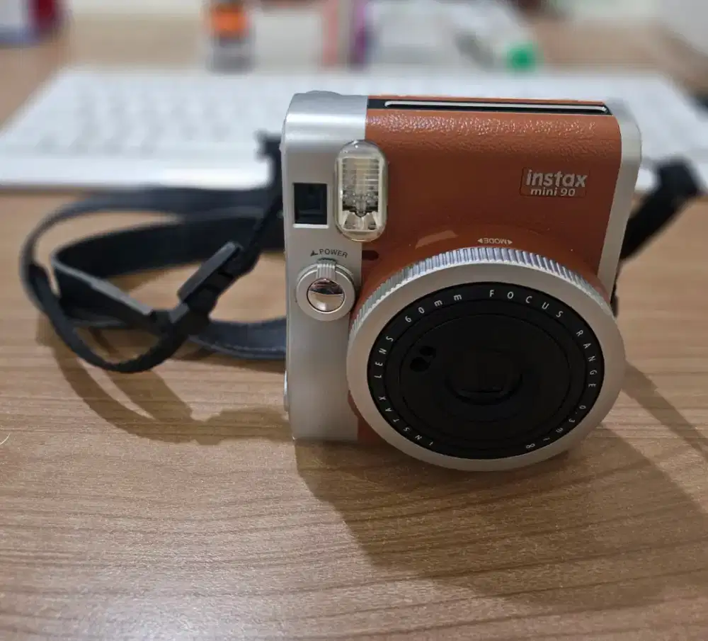Instax Polaroid Mini 90 Neo Classic (Brown)