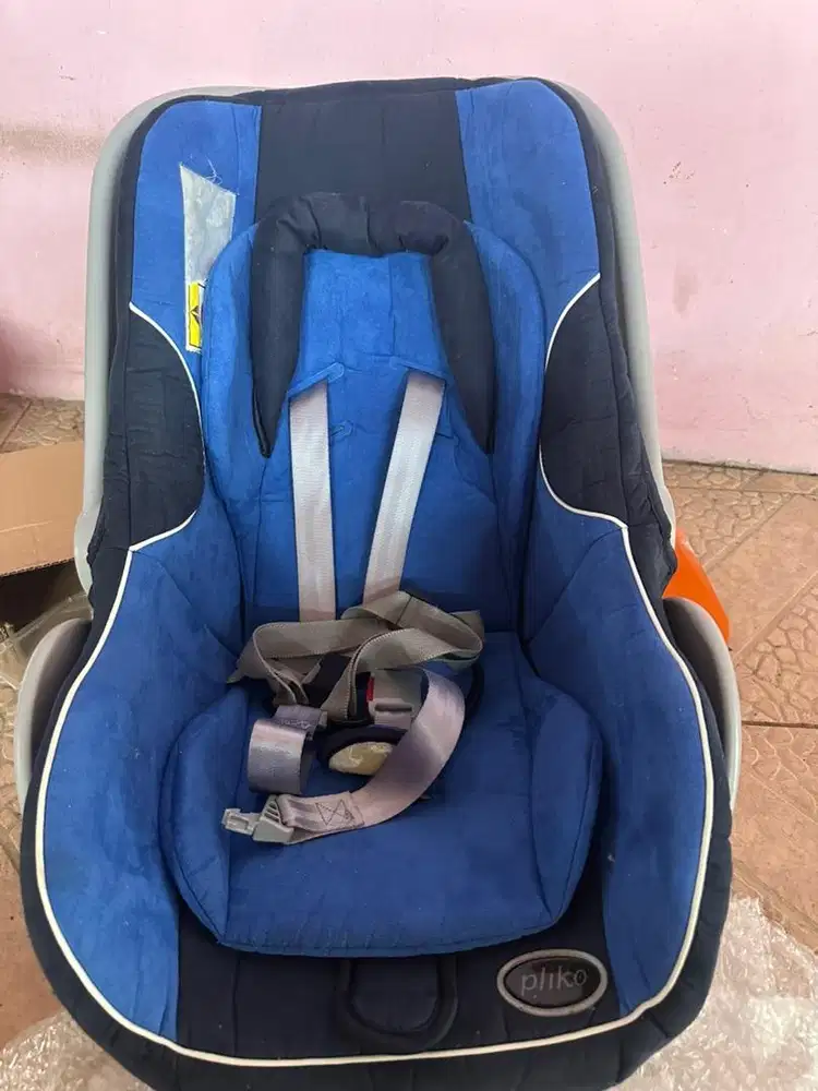 tempat buat bayi di mobll