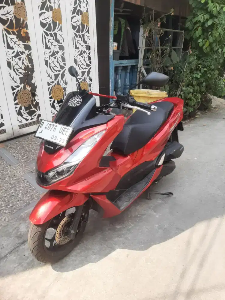 Honda PCX New 160 2024 Keyless,Remote masih 2,Kilometer 18 Ribuan,DKI