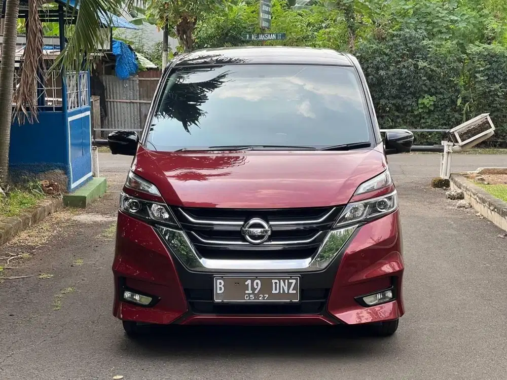 Nissan serena HWS 2019 AT