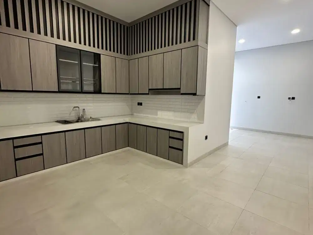 Rumah Baru 3 lantai di Puri Indah