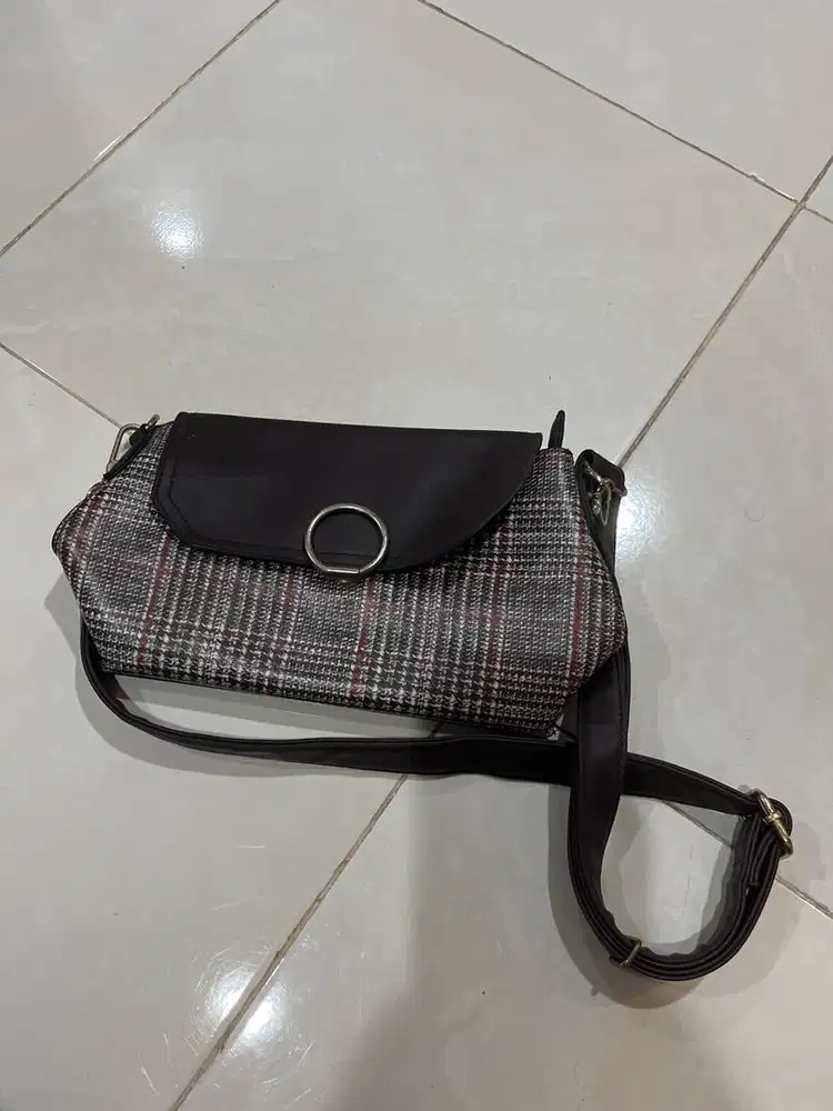 Tas selempang wanita