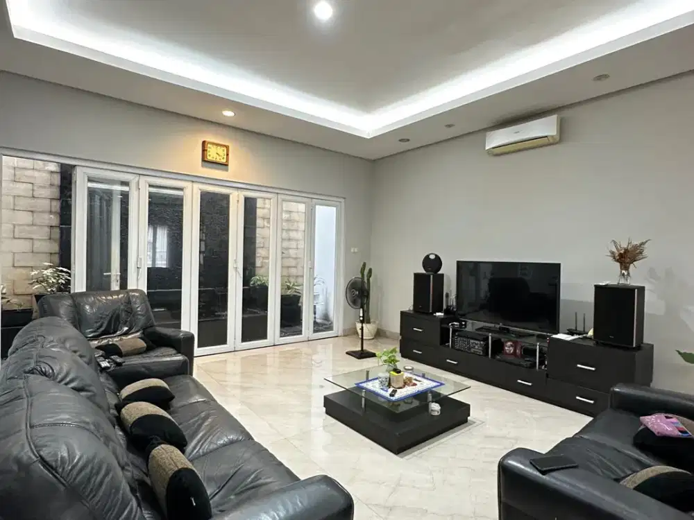 Rumah 3 Lantai di Puri indah dekat dengan Mall Puri Indah