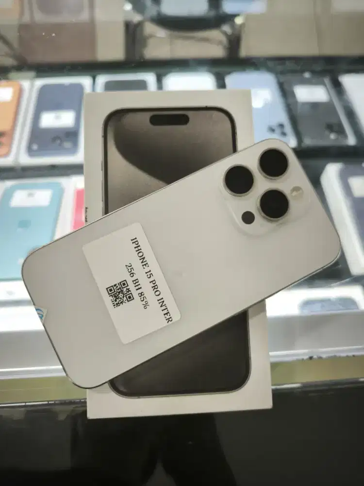 iPhone 15 pro 256 inter