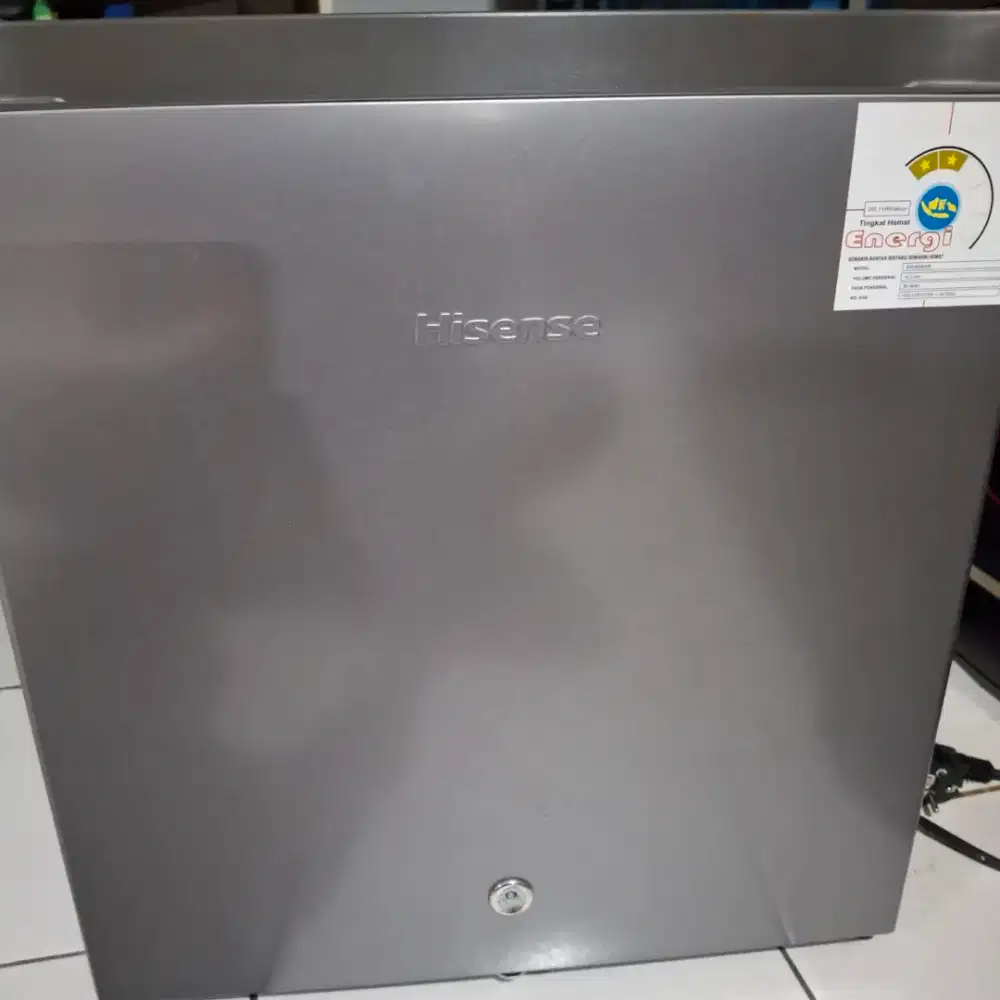 Dijual kulkas portable merk Hisense