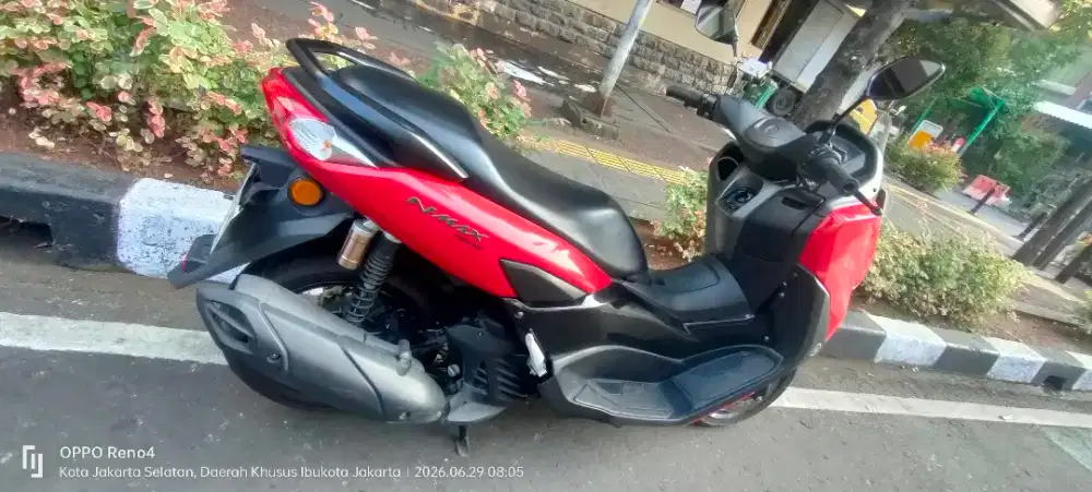 Nmax 2023 merah