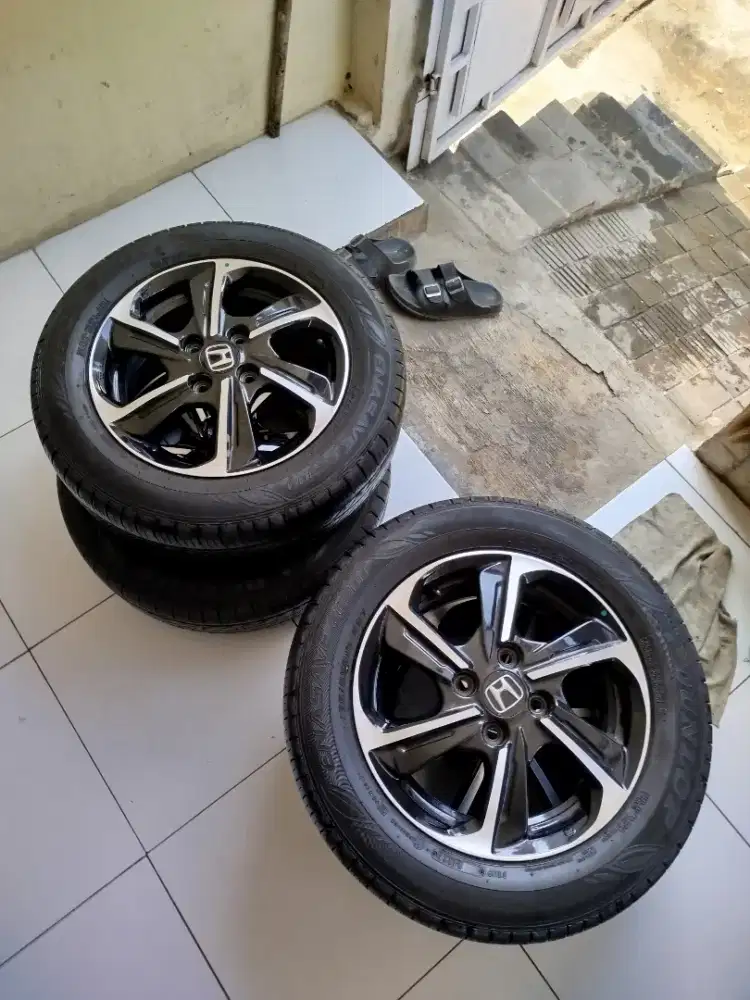 Velg Oem Brio 2 Tone + Ban 175/65 R14 Nik 2023 Like New
