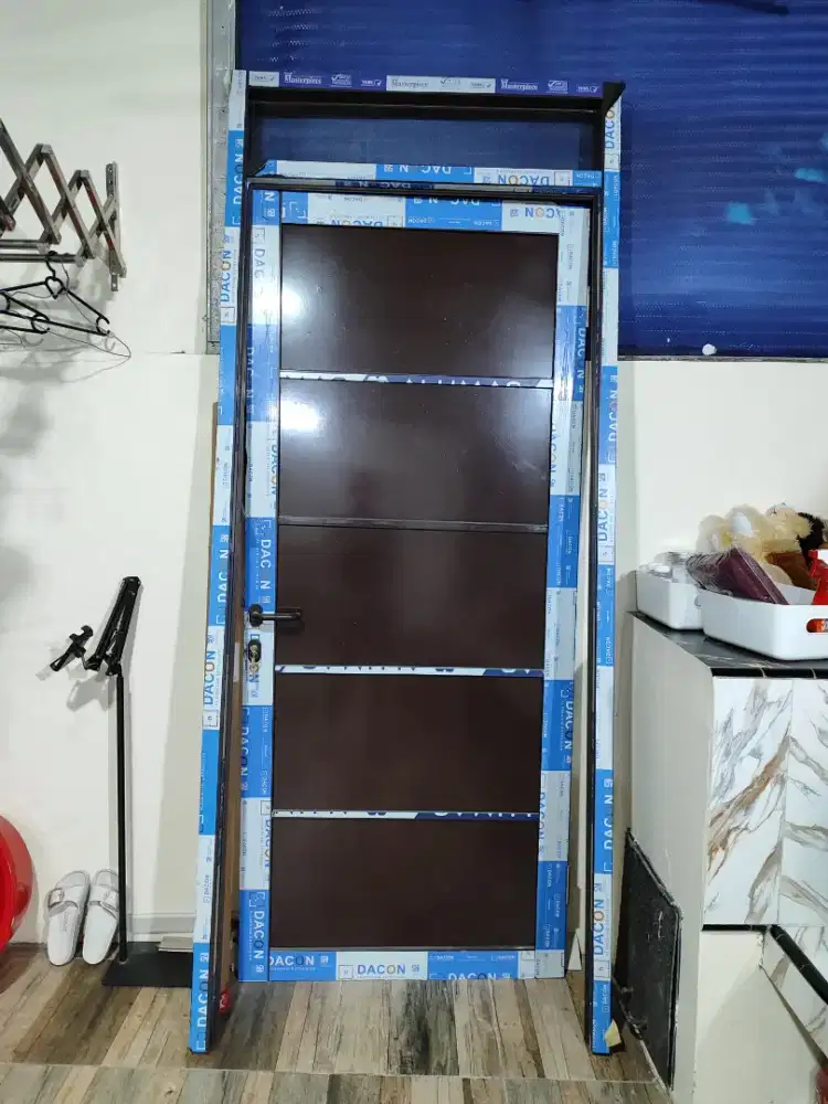 Pintu aluminium 1set sama kusen uk 238*99cm kondisi baru dan segel