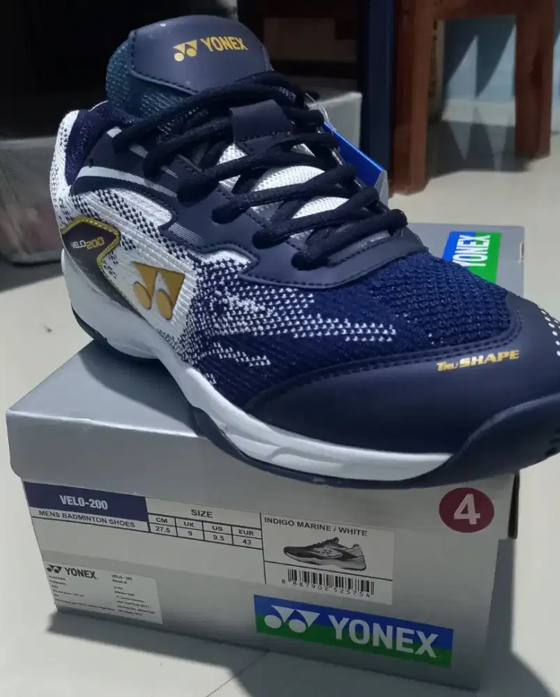 Sepatu badminton yonex velo 200 size 43 insole 27,5 cm