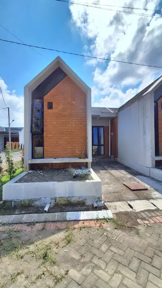 Di jual cepat rumah Perumahan Reka Village type Bougenvill