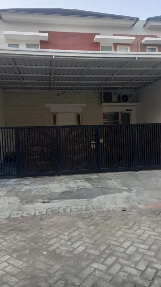 Disewakan rumah 2 lt cluster Vancouver