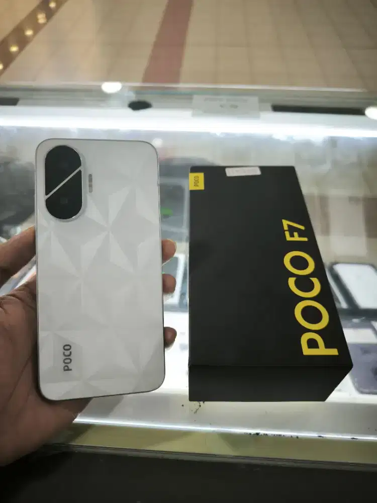 Poco F7  12/512