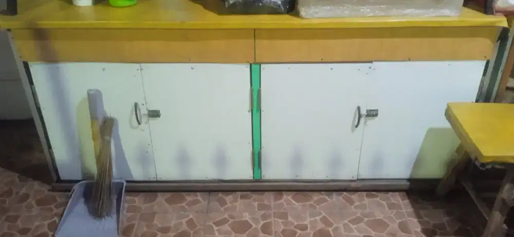 Meja warteg/warkop