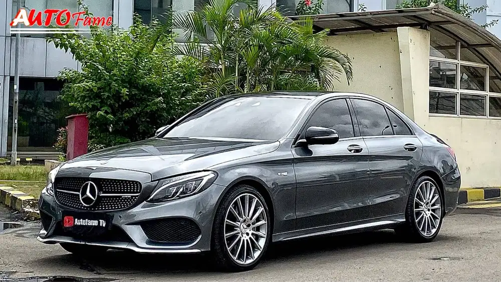 Mercedes Benz C43 AMG 4-Doors 3.0 V6 9G-Tronic 367HP 2017 Selenite