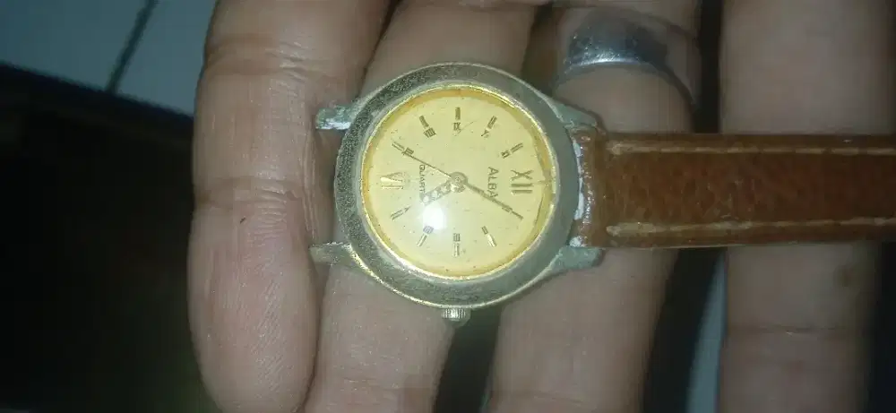 Jam tangan wanita