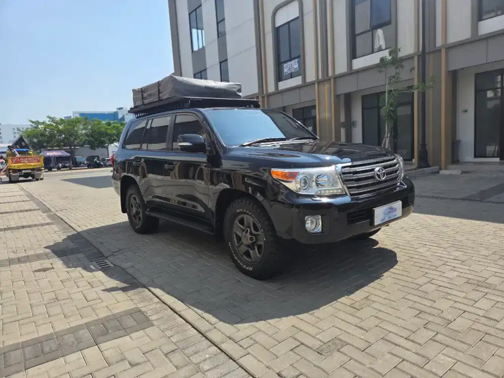 TOYOTA LANDCRUISER VX200 2014