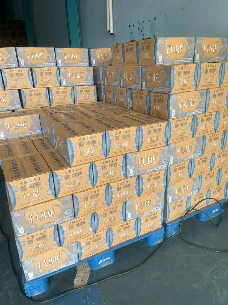 Air mineral cup dan botol