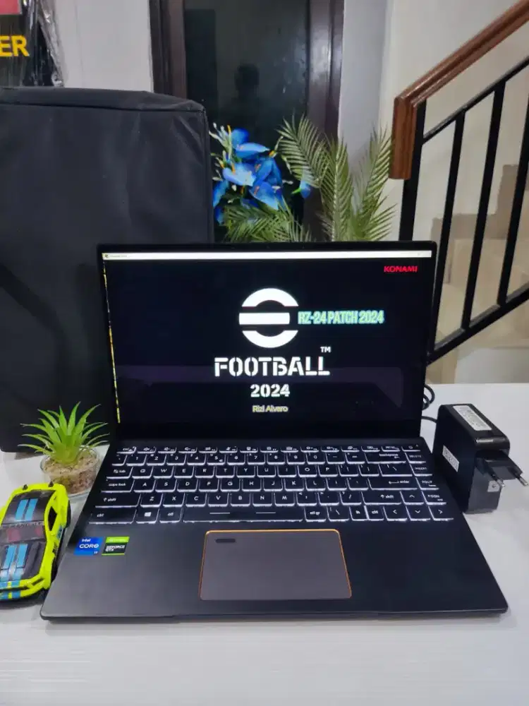 Laptop Super Gaming MSI Summit GEN 11 RAM 16GB SSD 1TB VGA Nvidia