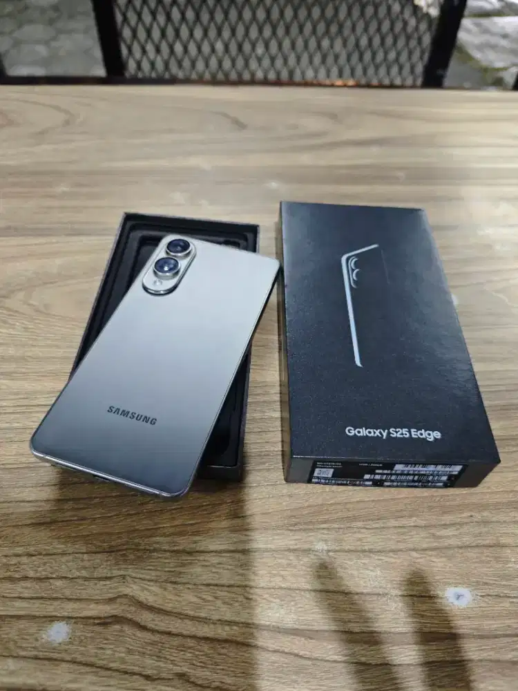 Samsung S25 Edge RAM 12/256GB Fullshet Original