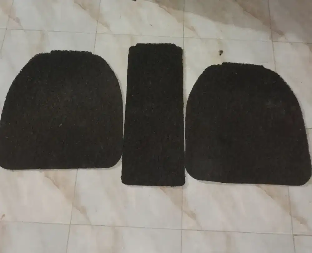 Karpet lantai baris kdua