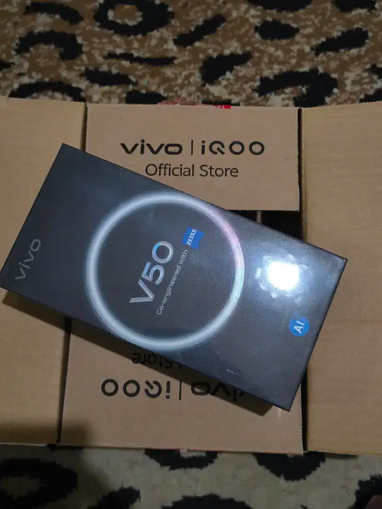 Vivo v50 5g 12/256 baru
