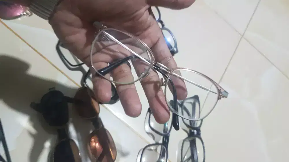 Varian frame kacamata mewah