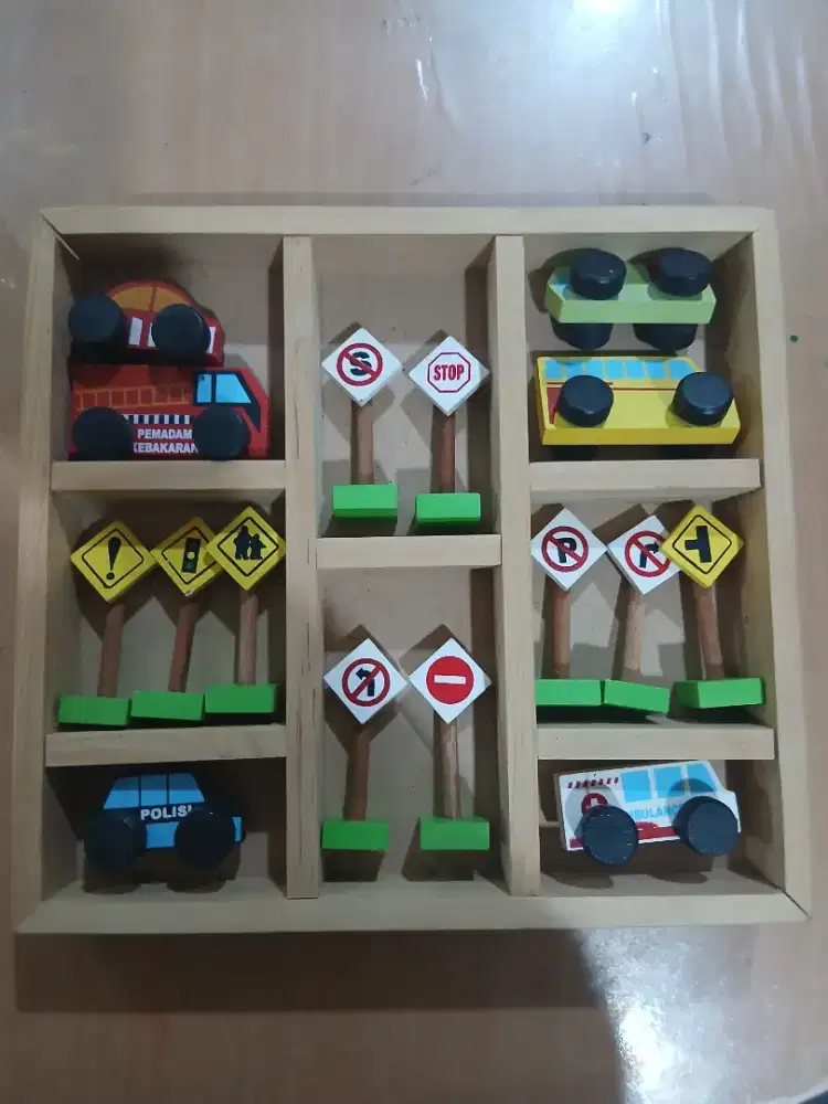 Mainan kayu miniatur lalu lintas