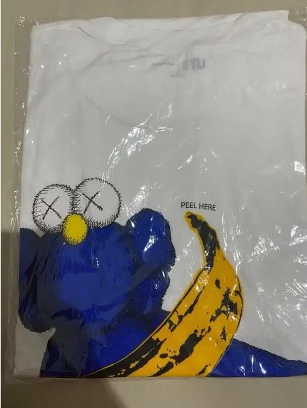 Kaos Uniqlo UT Kaws T Shirt New With Tag, Size L.