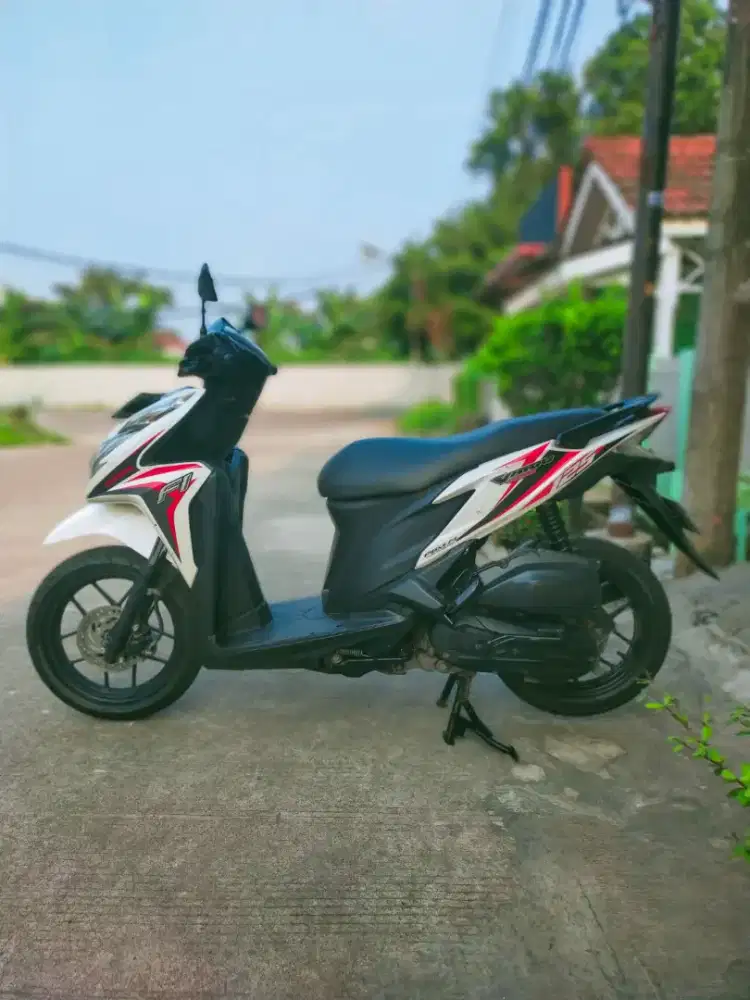 VARIO 125 2014 KZR PUTIH