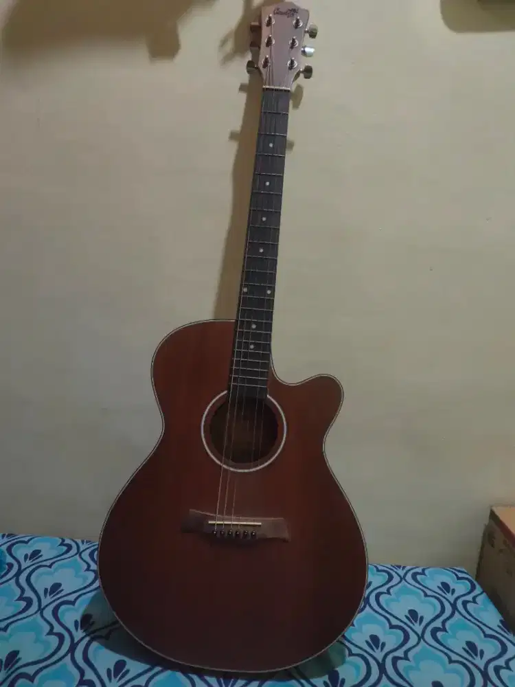 JUAL GITAR COWBOY BEKAS SEPERTI BARU