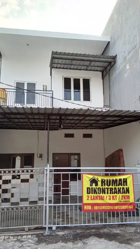 Disewakan rumah 2 lantai full renovation