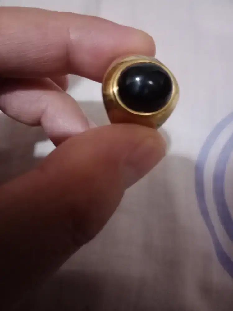Batu cincin hitem