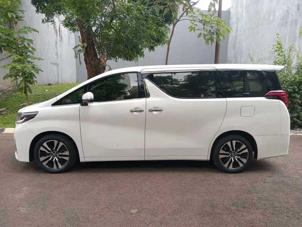 Toyota Alphard 2022 Bensin