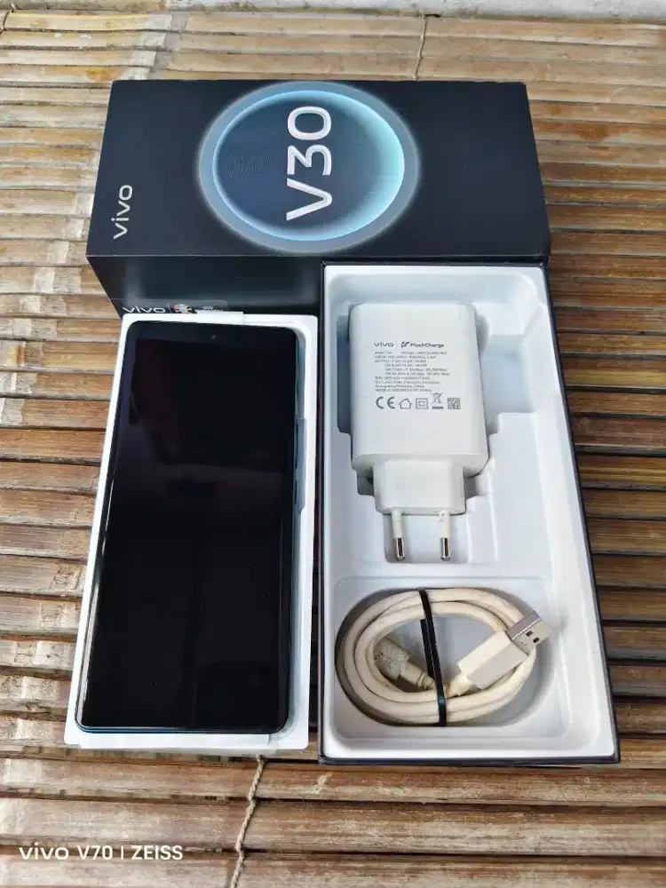 Vivo V30 8/256 Mulus Fullset