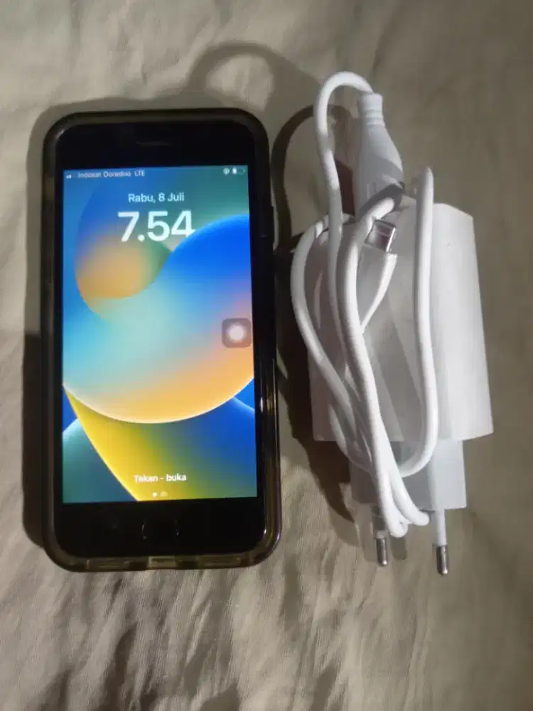 iPhone 8 64GB hp dan chasan