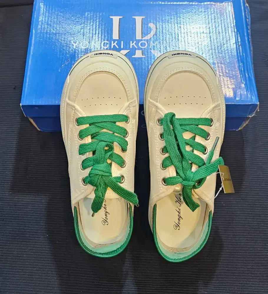 Sepatu Sneakers Wanita Casual Yongki Komaladi