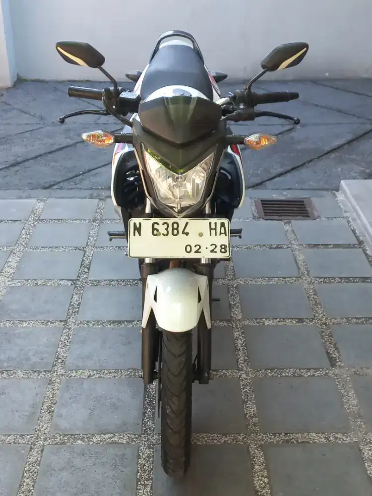 Honda cb150r 2013 mulus istimewa