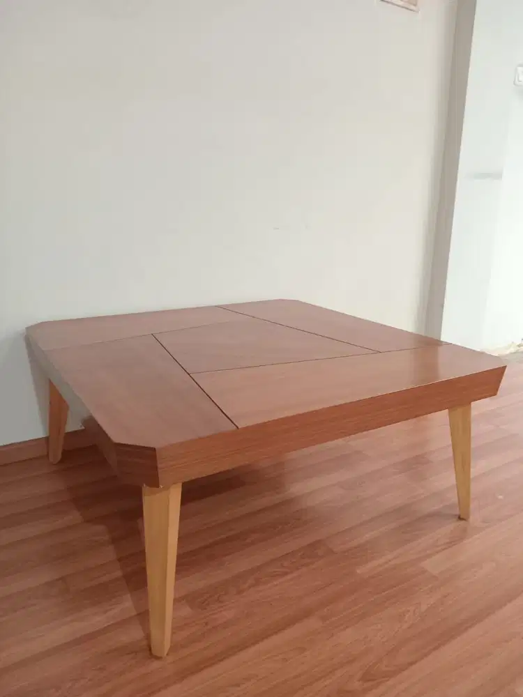 Coffee Table Minimalis 90x90 cm – Kondisi Bagus | Meja Tamu Modern