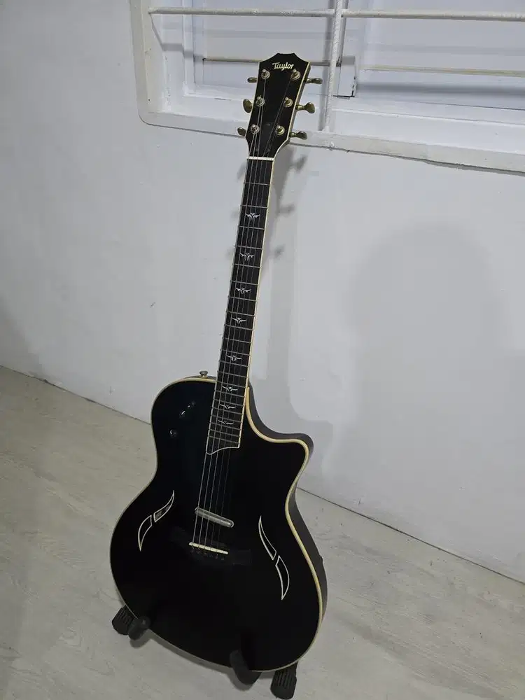 Taylor T5C Custom USA Electric Acoustic Gitar